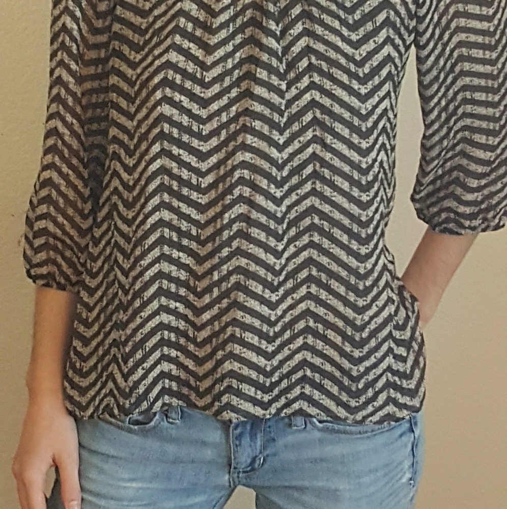 Cute top - Picture 4 of 4